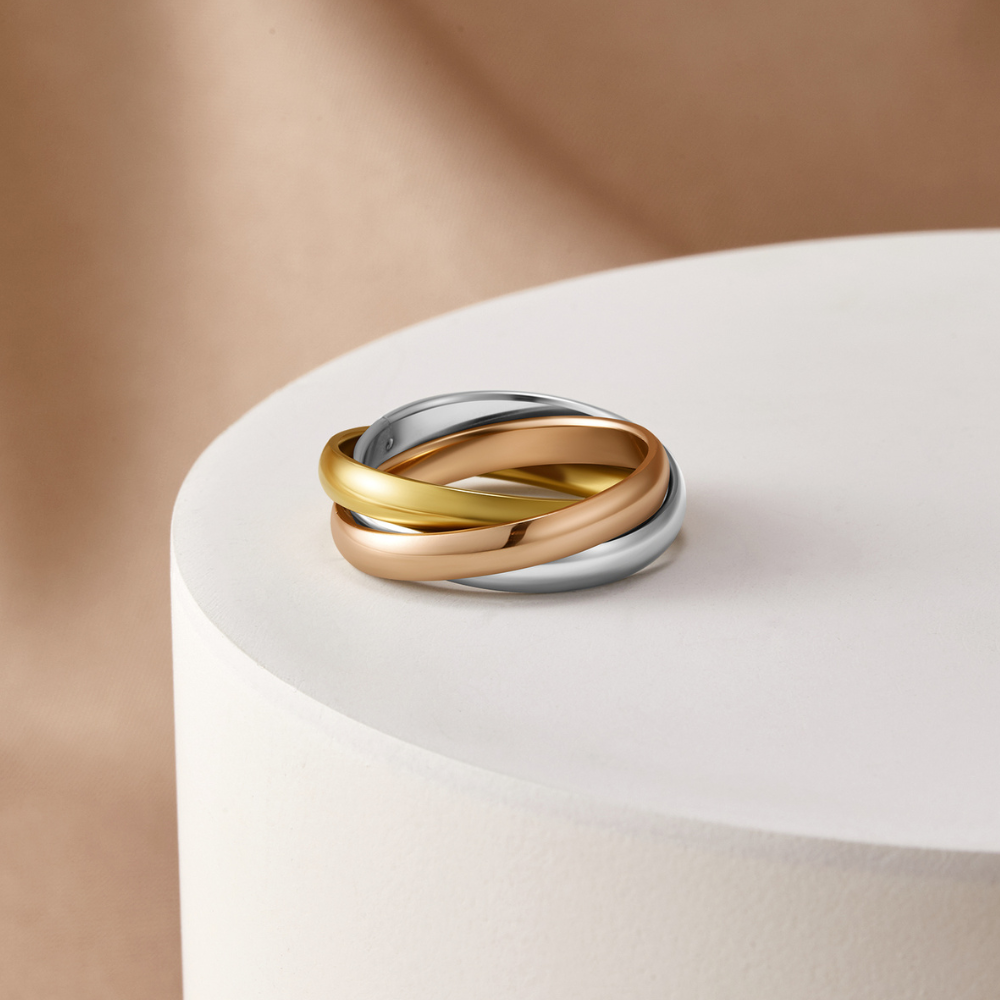 Three-Toned Loop Ring for Stylish Elegance