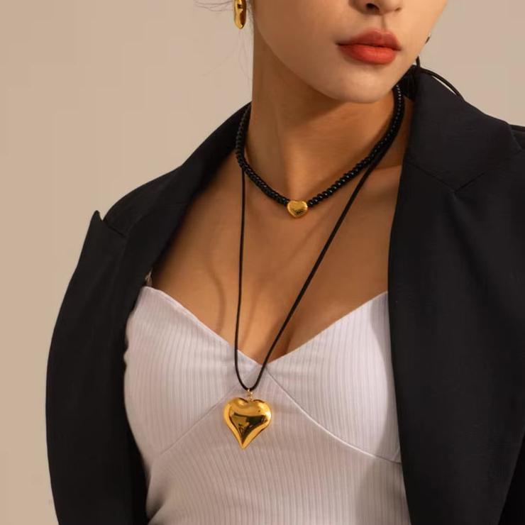 Heart-Shaped Pendant Necklace in Gold