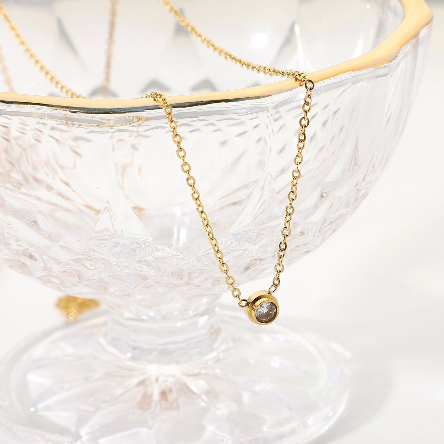 Gold Kira Necklace with Elegant Design