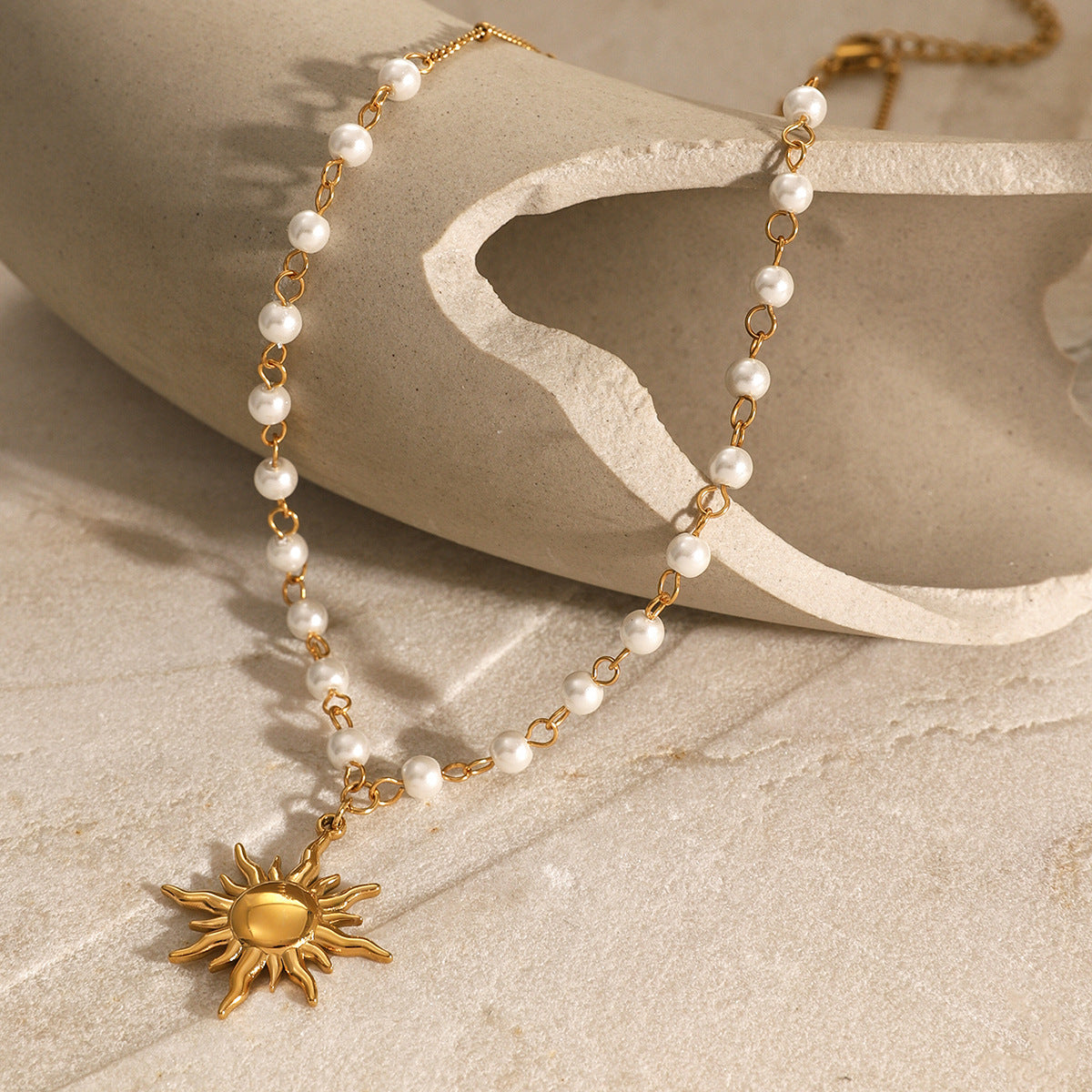Sun Pearl Necklace with Elegant Design