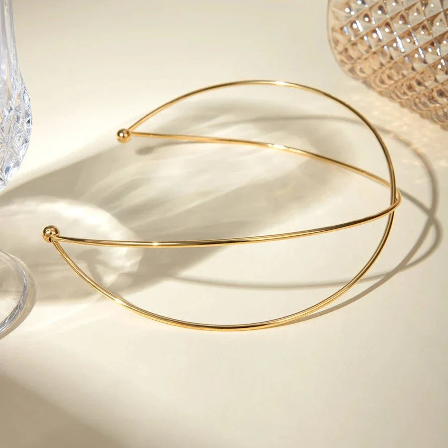 Gold Chelsea Necklace with Elegant Design