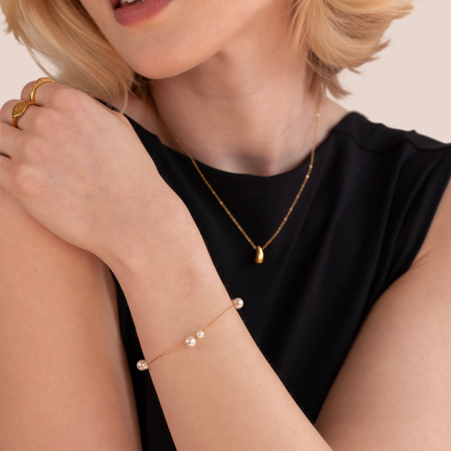 Dainty Pearl Bracelet for Elegant Style