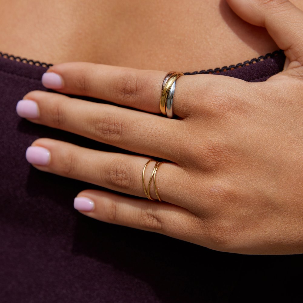 Three-Toned Loop Ring for Stylish Elegance