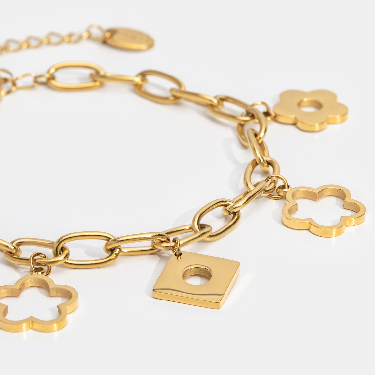 Daisy Charm Bracelet for Good Luck