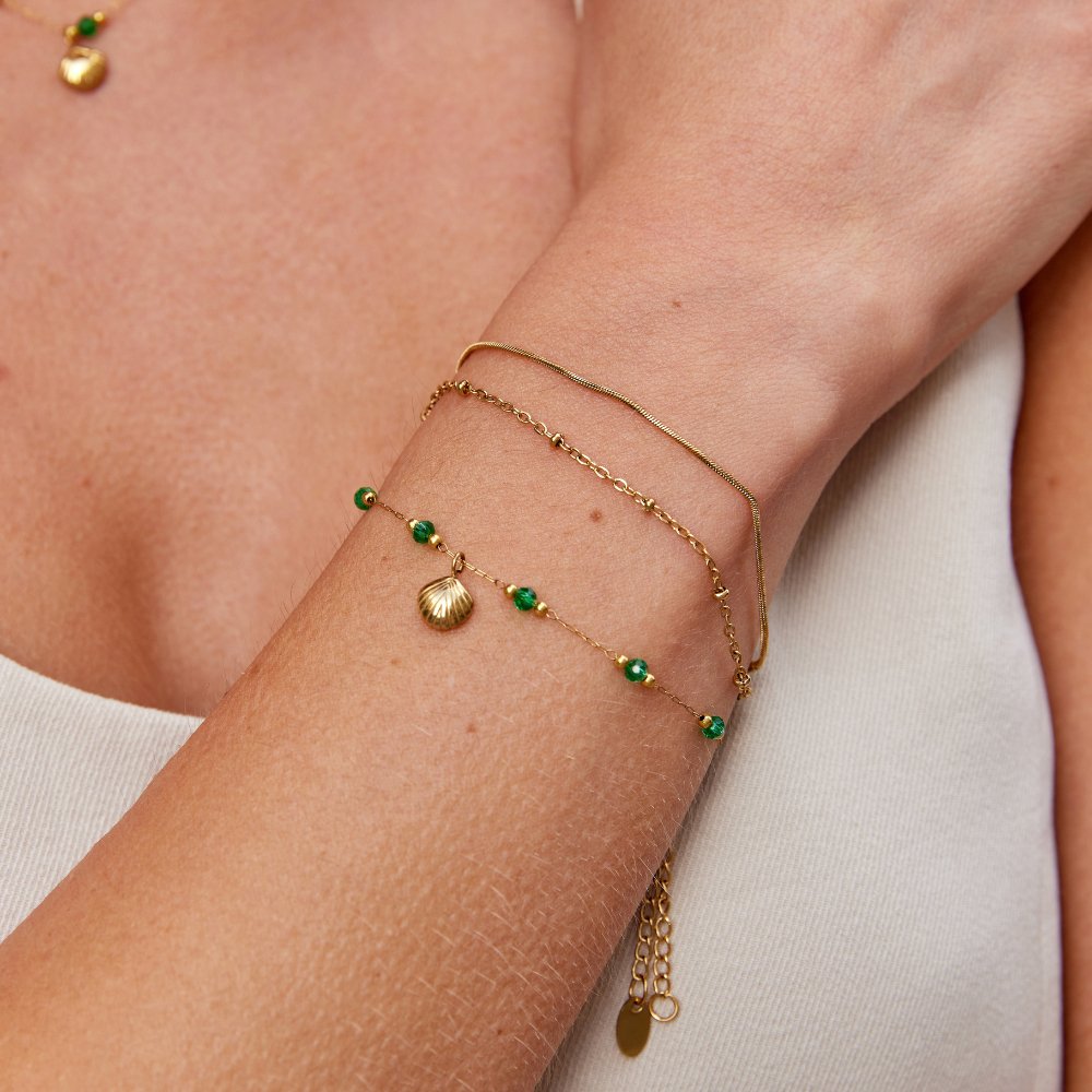 Gold Shell and Green Bead Bracelet