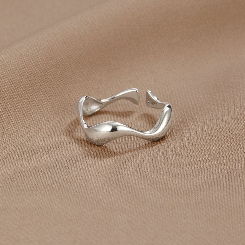 Elegant Silver Wave Design Ring
