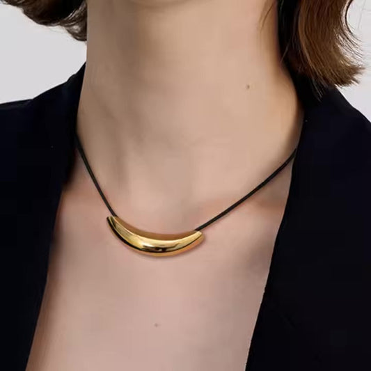 Gold Verona Pendant Necklace for Women