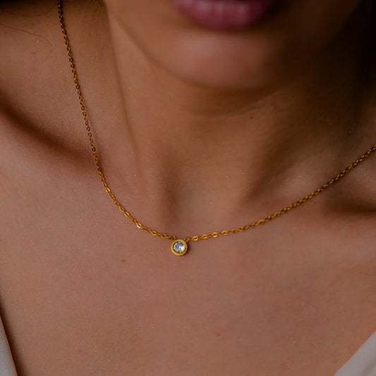 Gold Kira Necklace with Elegant Design