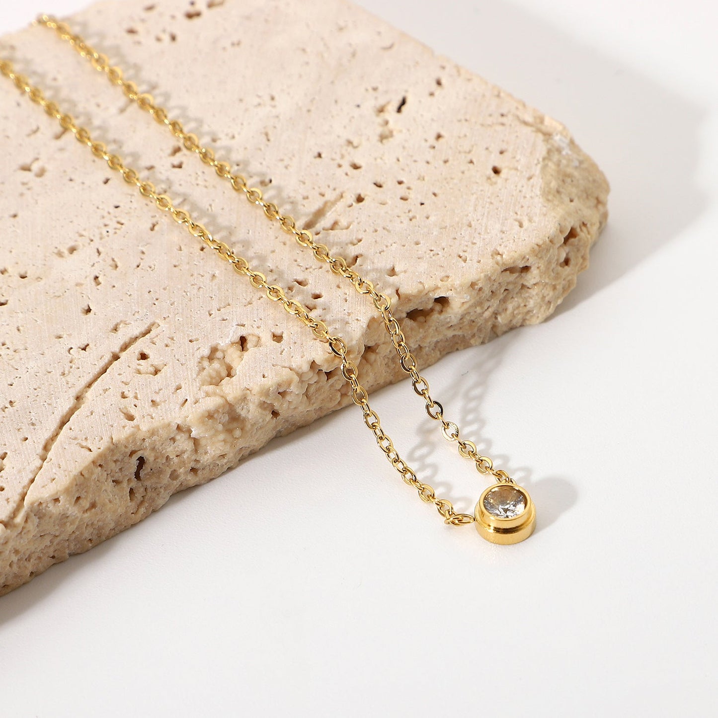 Gold Kira Necklace with Elegant Design