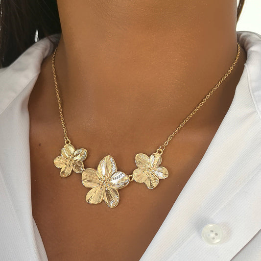 Gold Flower Pendant Necklace for Women