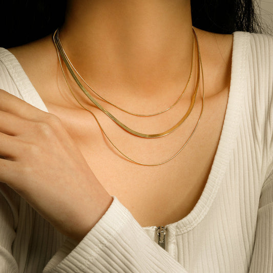 Gold Pendant Necklace with Elegant Design