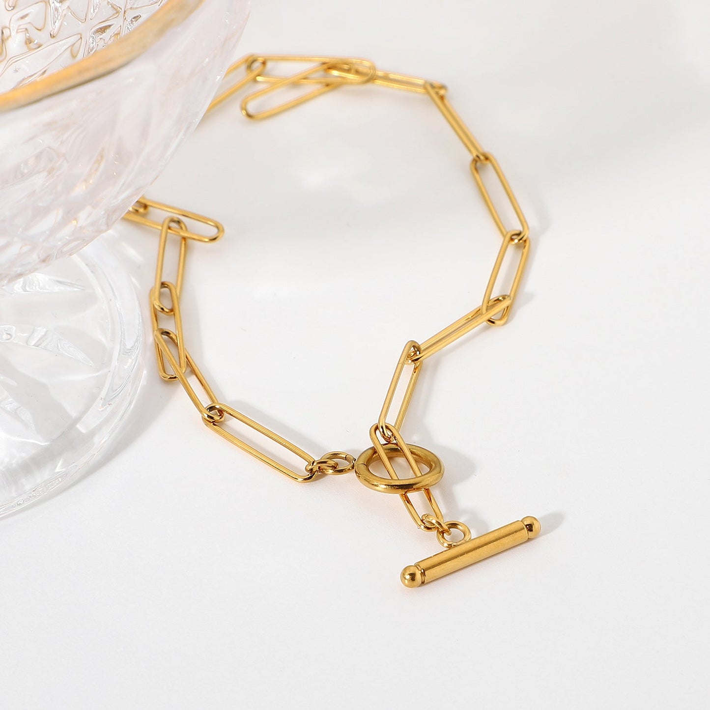 Gold Necklace with Elegant Design and Charm