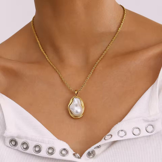 Mother of Pearl Pendant Necklace