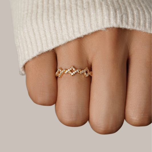 Twisted Crystal Crown Ring Design