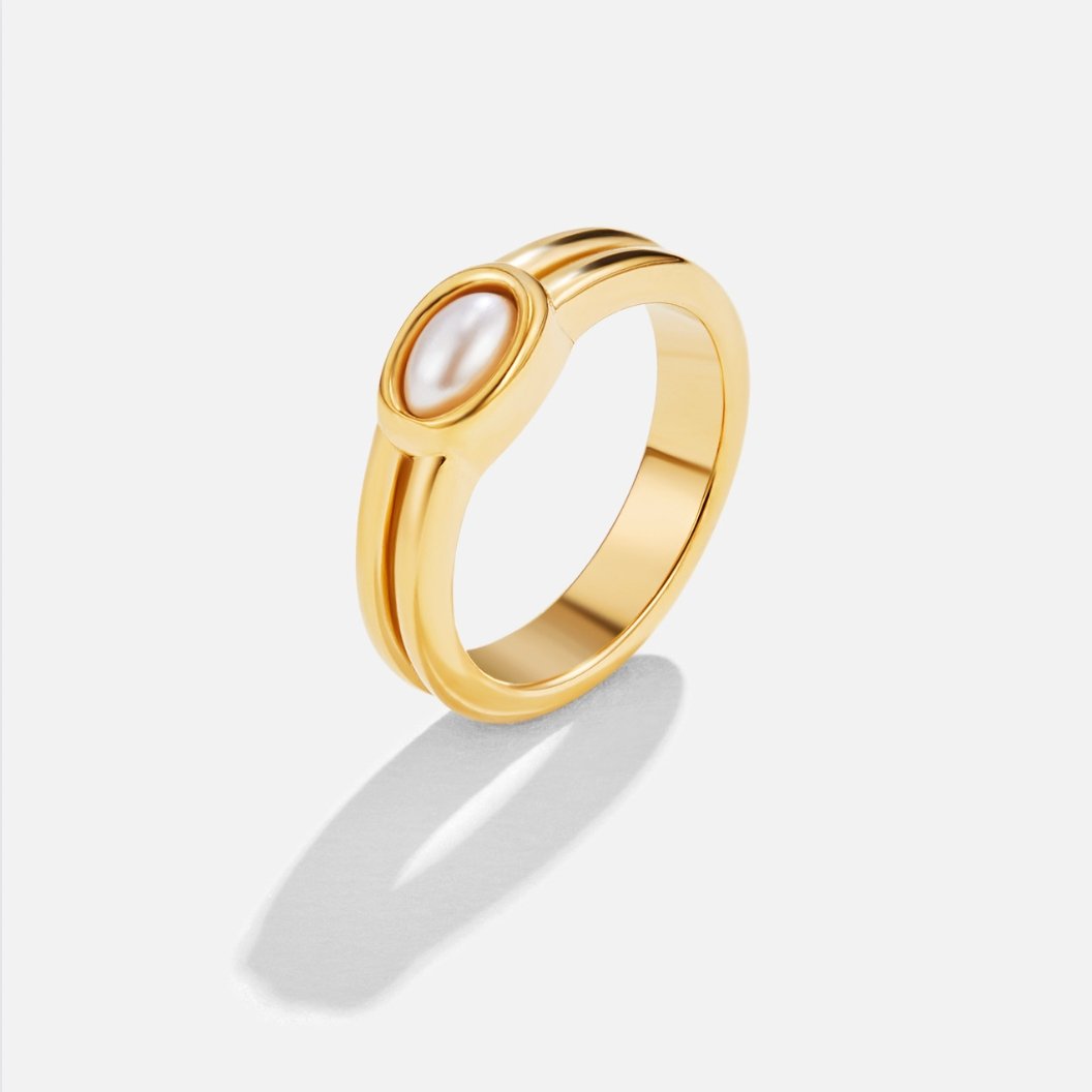 Chunky Pearl 18K Gold Statement Ring