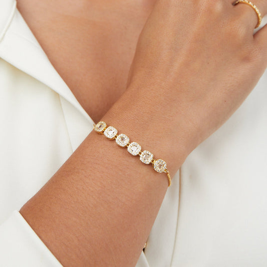 Crystal Elegance Round Bracelet Design