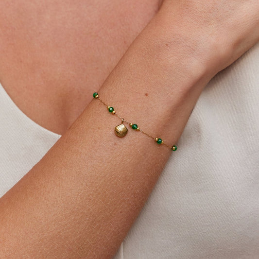 Gold Shell and Green Bead Bracelet